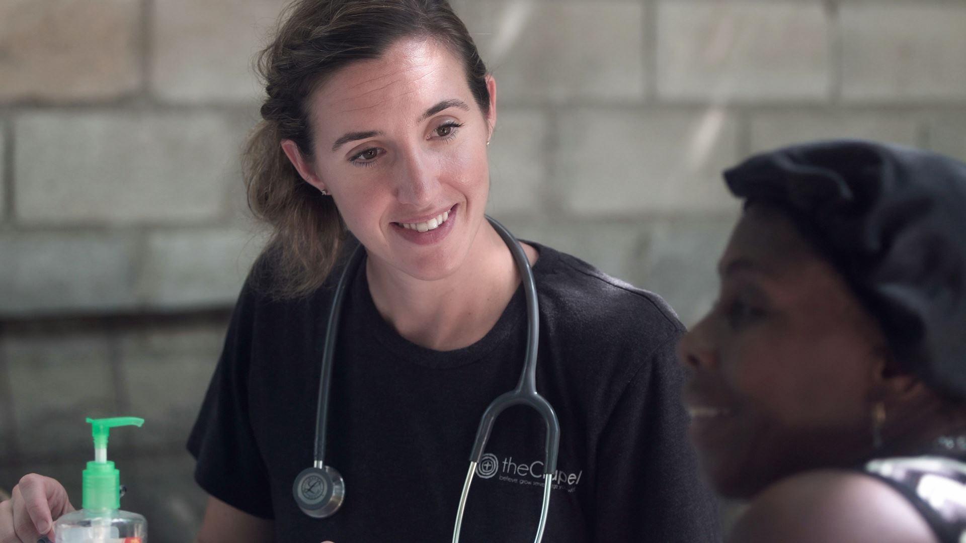 a female doctor speaking with a patient